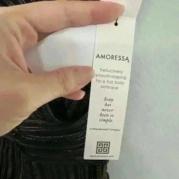 NWT AMORESSA ALCAZAR
BLK/MULTI SZ US6 in black / shiny gold - Picture 7 of 12